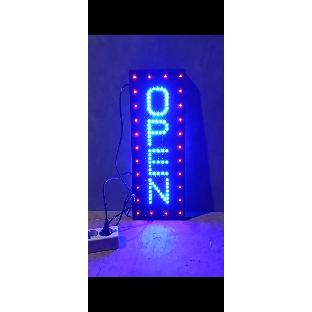 papan lampu LED OPEN vertikal