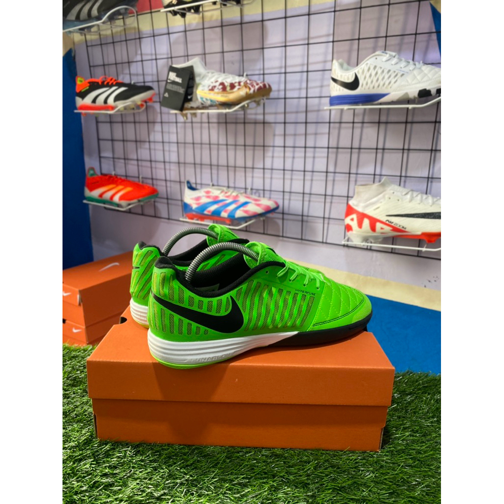 Sepatu Futsal Lunar Gato 2