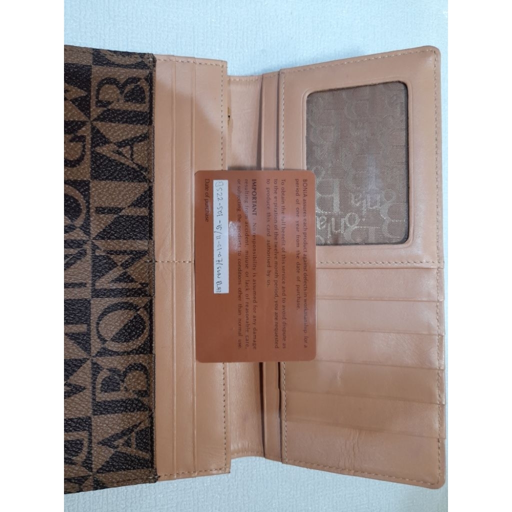 Bonia dompet wanita original 99% kartu pembelian masih ada(belum pernah pakai)/dompetbranded/dompeto