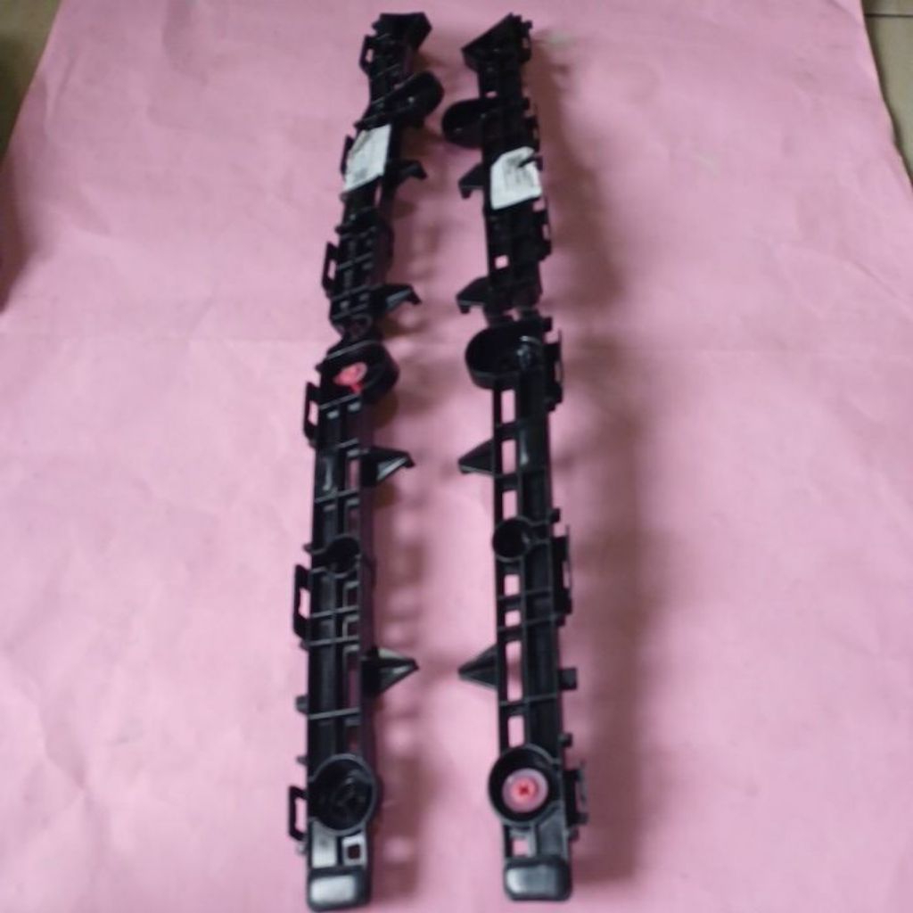 BRACKET BEMPER BELAKANG MOBIL INNOVA ZENIX ORIGINAL