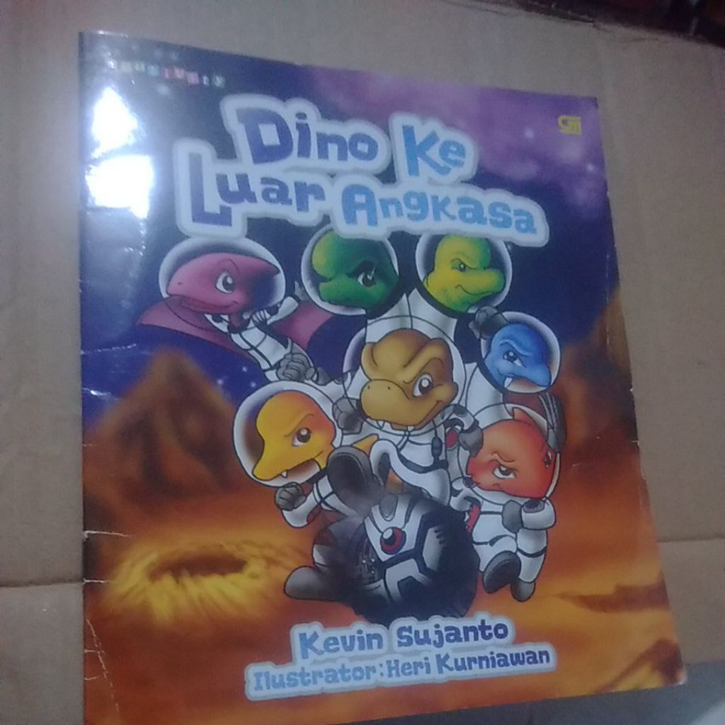 buku anak dino keluar angkasa