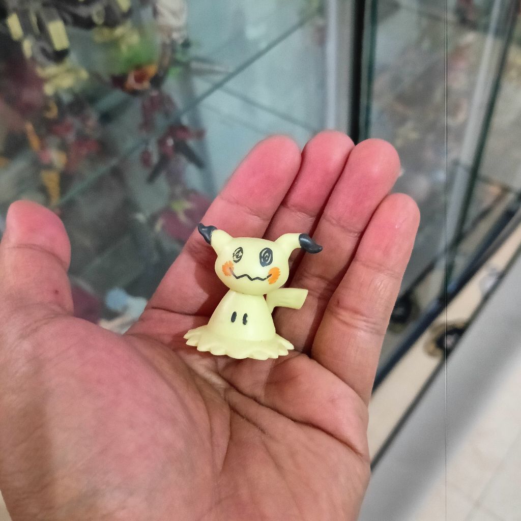 pokemon mimikyu tomica gashapon mainan action figure