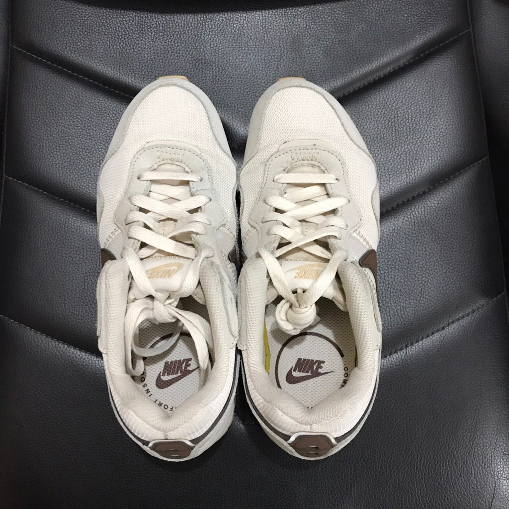 Nike Venture Runner Original Size 36,5 Limited