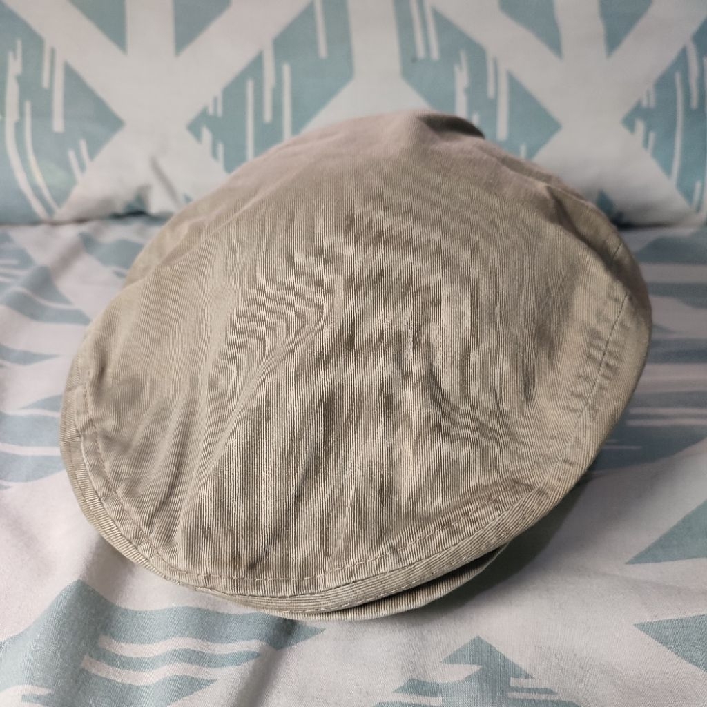 Topi Copet Flat Cap R.Newbold Cream