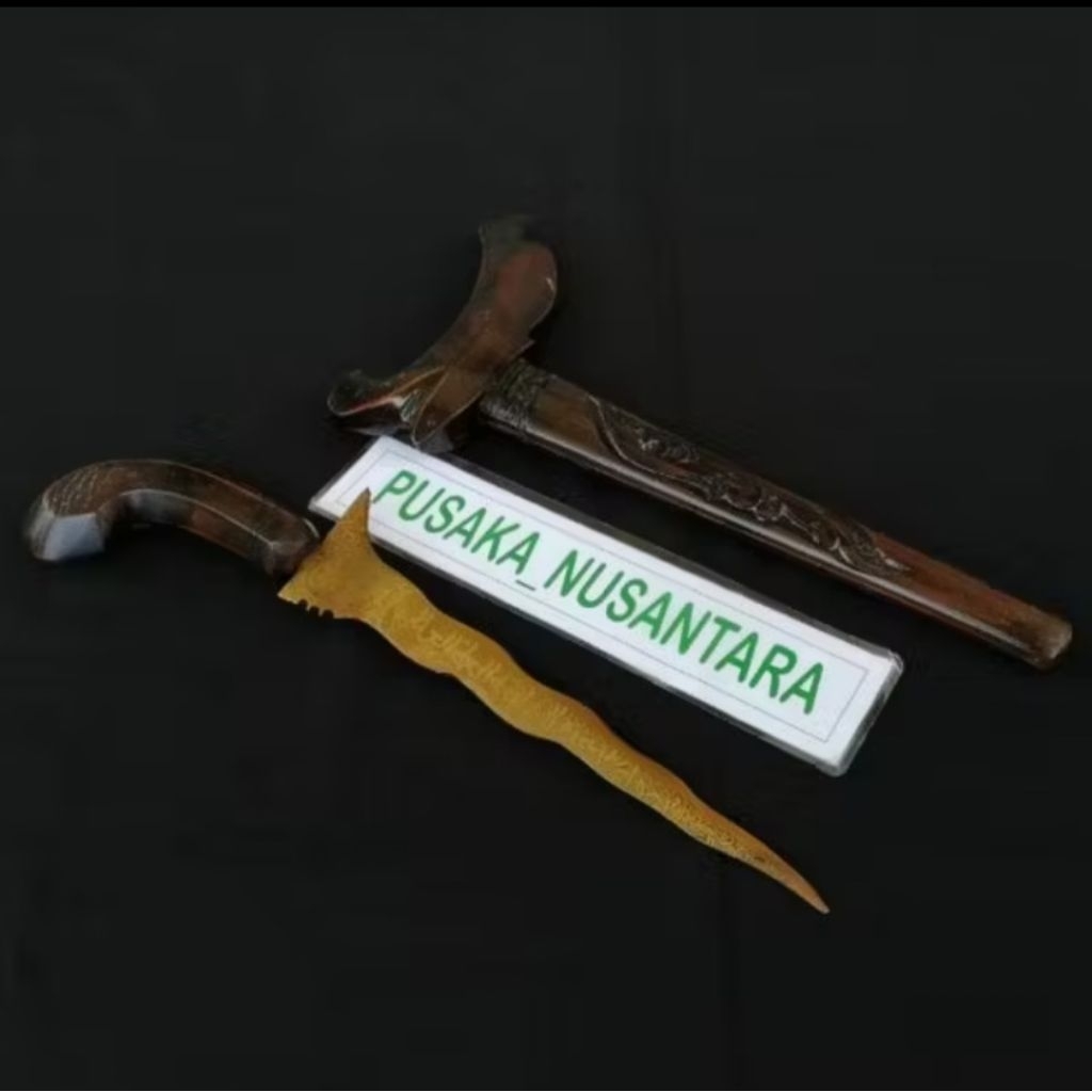 Keris kuningan motif ukiran ukuran tanggung