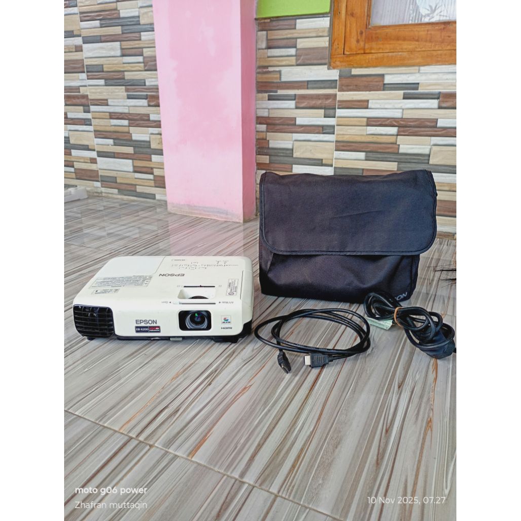 proyektor Epson eb-x200