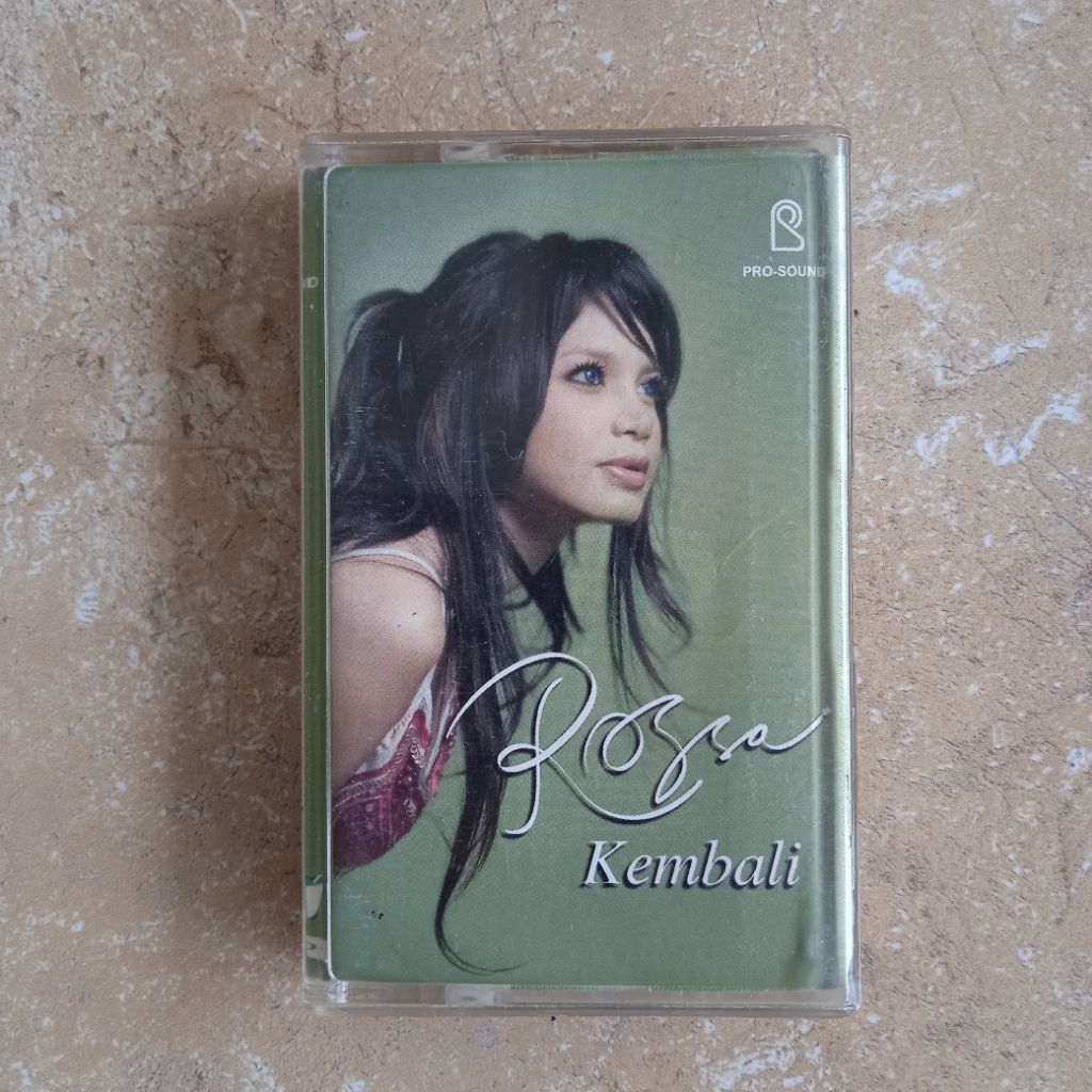 kaset pita Rossa "Kembali"