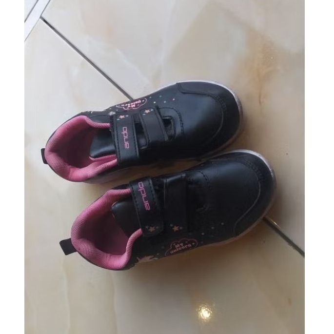 Preloved Sepatu Sekolah Anak Perempuan My Unicorn Ando