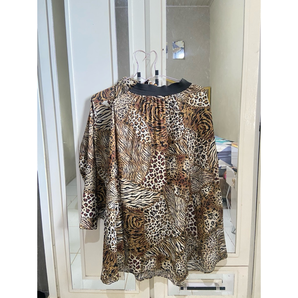 one set rok kemeja motiv leopard macan