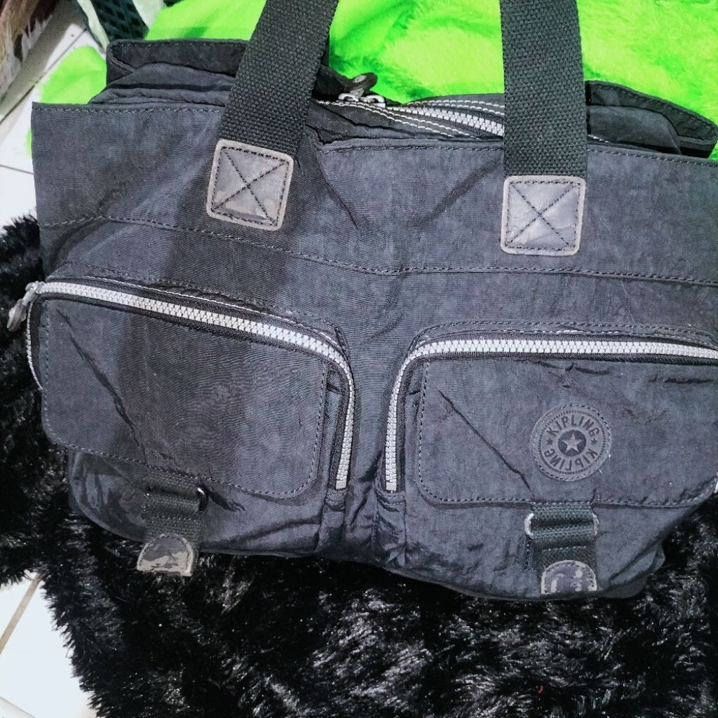 tas minggat KIPLING.bekas .baca deskripsi