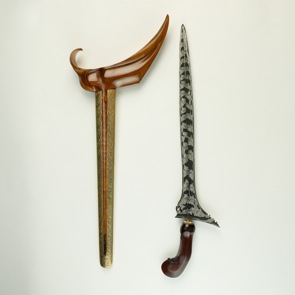 KRS Sinom Robyong pamor tumpal keli tangguh kamardikan alusan