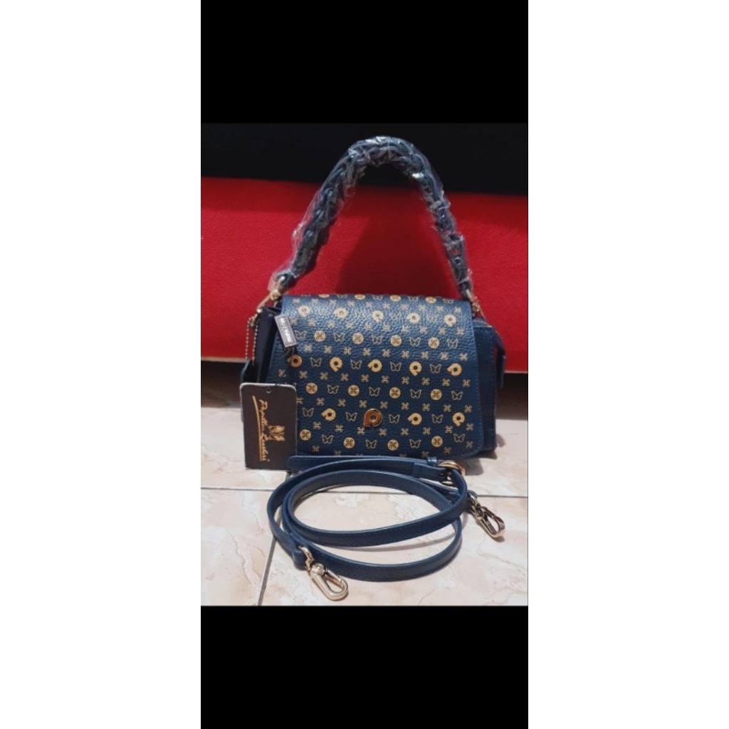 papillon navy pl like new