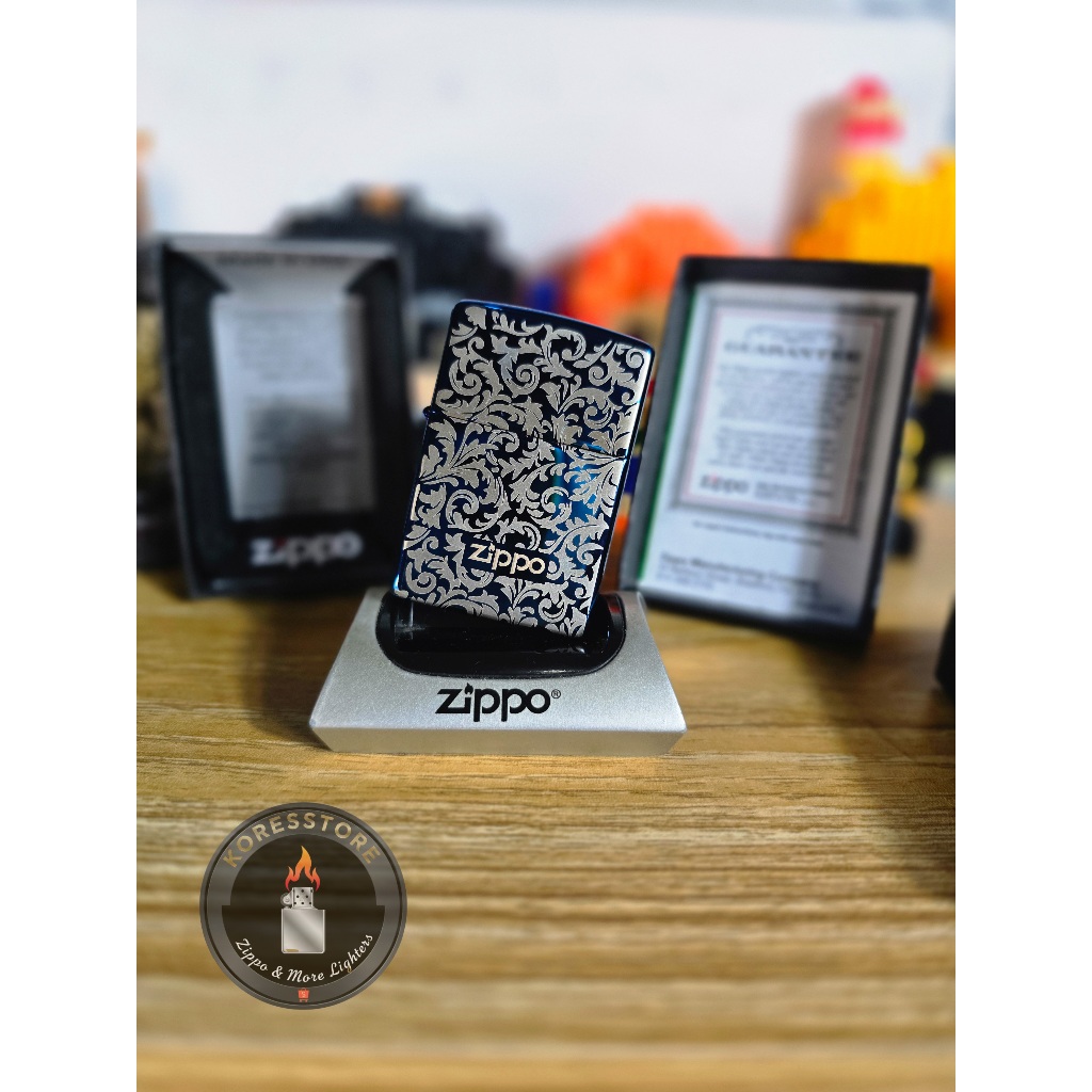 ZIPPO CLASSIC BLUE ICE BATIK MADE IN USA