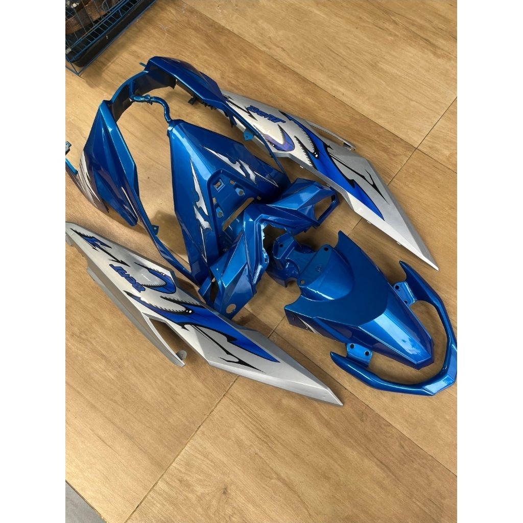 body halus honda beat esp biru X silver + striping + behel
