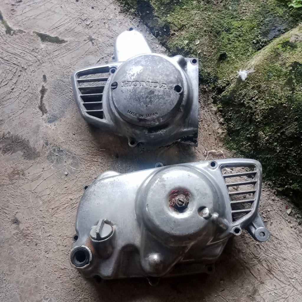 blok bak mesin kanan kiri Honda C70 original copotan motor