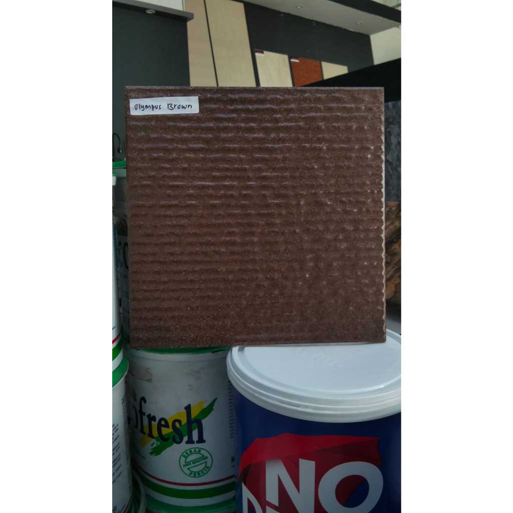 KERAMIK LANTAI KAMAR MANDI / KRAMIK KASAR WC PEGASUS 25X25 OLYMPUS BROWN MOTIF TIMBUL SALUR COKLAT