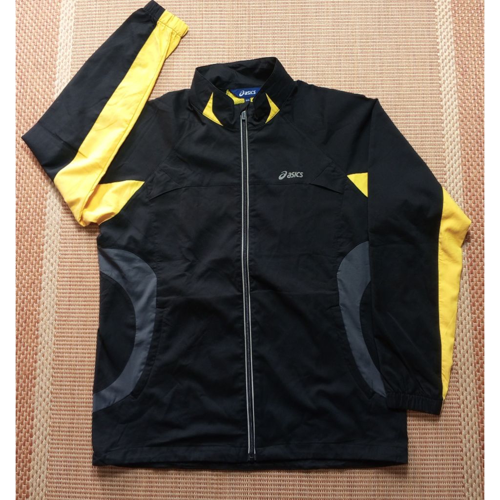 Jaket Asics warna hitam kuning outdoor windbreaker sport trendy unisex