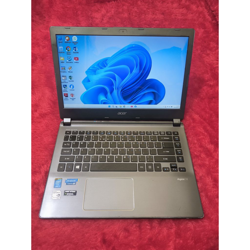 LAPTOP GAMING DAN RENDER ACER V7-482PG SLIM,SUPER KENCANG.INTEL CORE I7 GEN 4,RAM 12 GB,SSD 512 GB