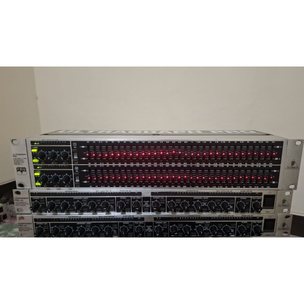 equalizer behringer FbQ3102 out sub bekas logo lama