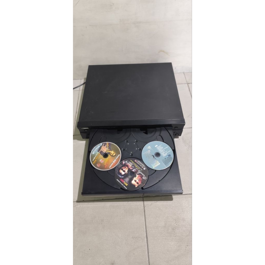CD-PLAYER YAMAHA-CDC585-NORMAL-LANCAR