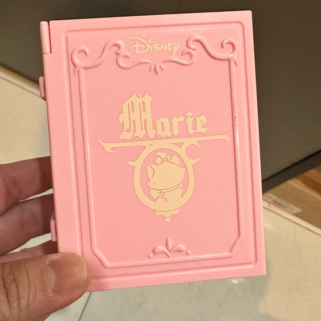 pop mart disney book