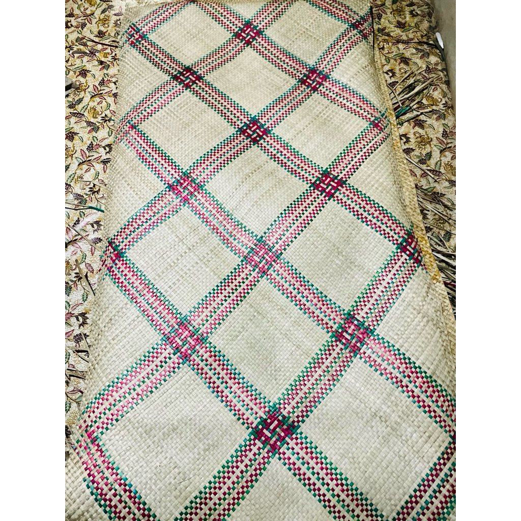 tikarAnyamTikarPandanmotif