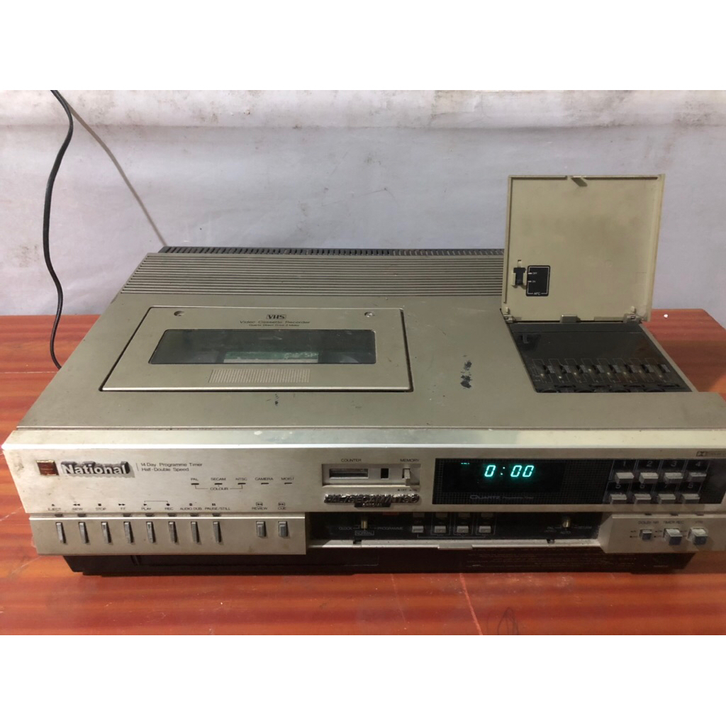 Tape Deck VHS Merk National / Pemutar kaset vhs/ pemutar kaset film