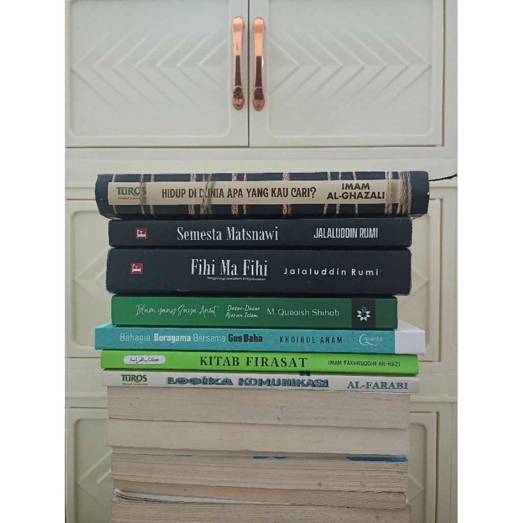 Buku Preloved Hidup di Dunia Apa yang Kau Cari Semesta Matsnawi Fihi Ma Fihi Islam yang Saya Anut Lo
