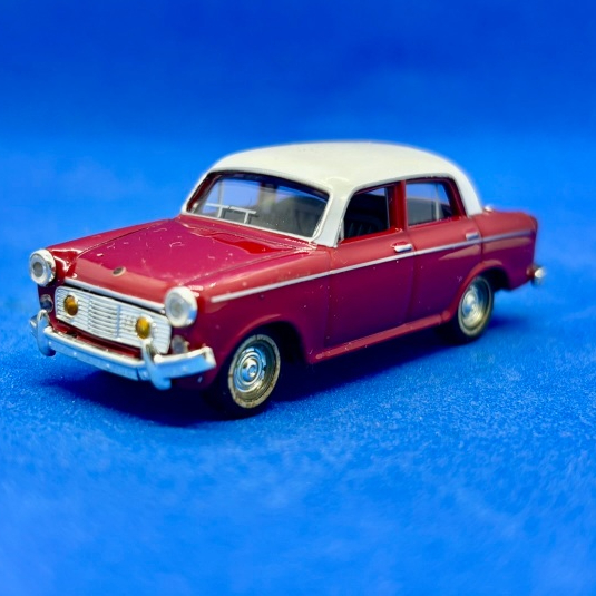 Tomica Limited Vintage LV-05a Datsun Bluebird 1200