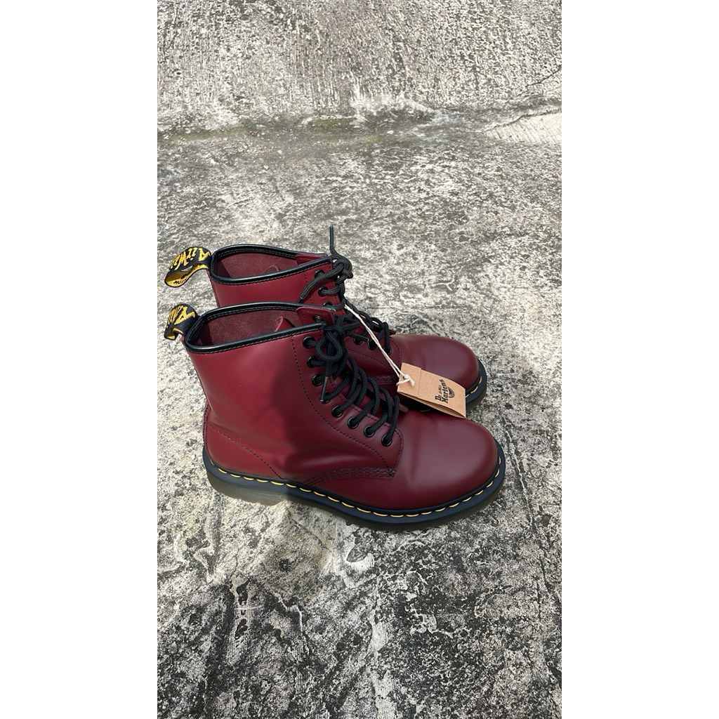 dr martens red cery
