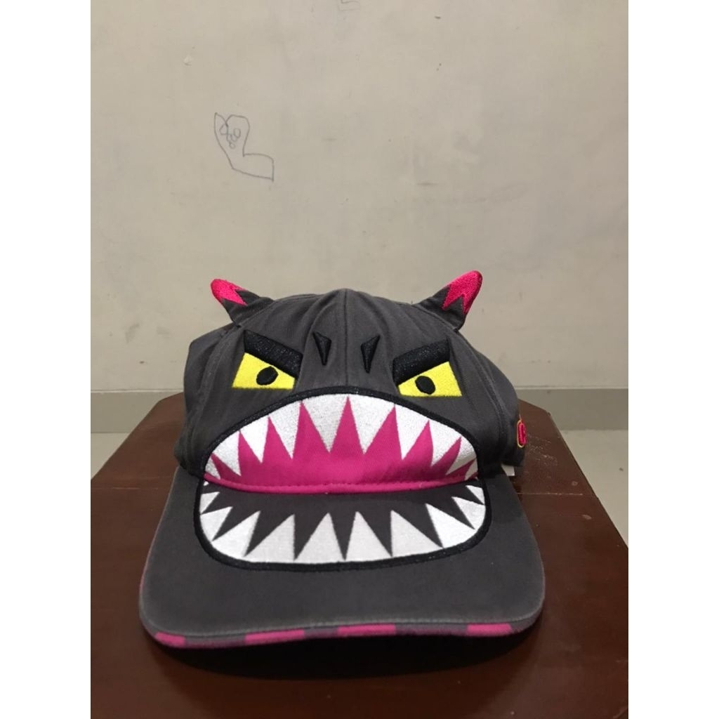 TOPI / SNAPBACK ELSTINKO "EBONY "