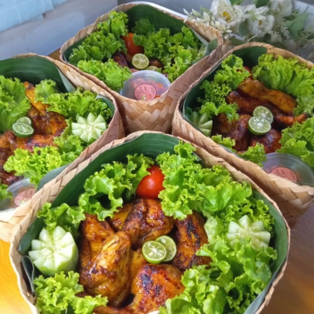 Hampers Ayam Bakar Que Kitchen Edisi Ulang Tahun Ayam Bakar / Bingkisan / Parcel Ayam Bakar 1 Ekor E
