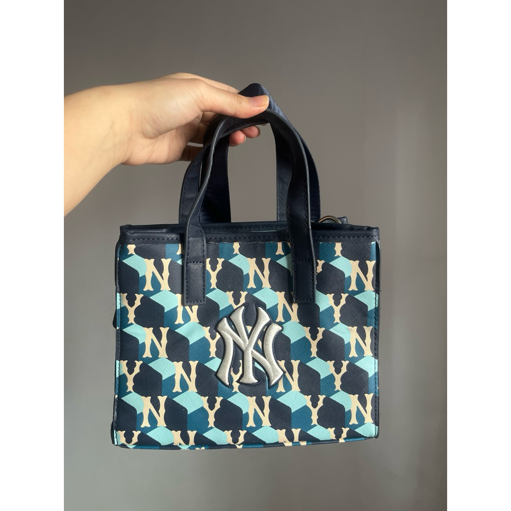 Tas MLB Cube Monogram Small Tote Bag NEW YORK YANKEES Navy (Preloved)