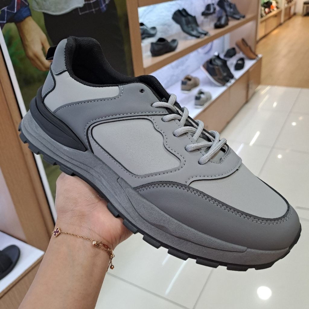 sepatu sneakers pria cardinal