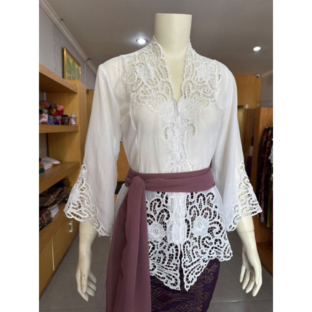 kebaya bordir kerawang bahan katun