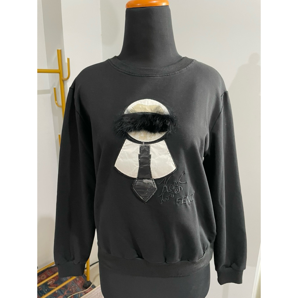 PL Fendi Sweater Wanita Hitam Motif Lucu Dada Bulu – Crewneck Casual Kekinian Hangat Nyaman