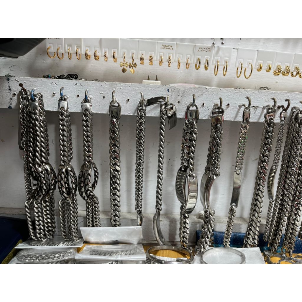 Gelang & kalung besi putih asli morotai di ternate