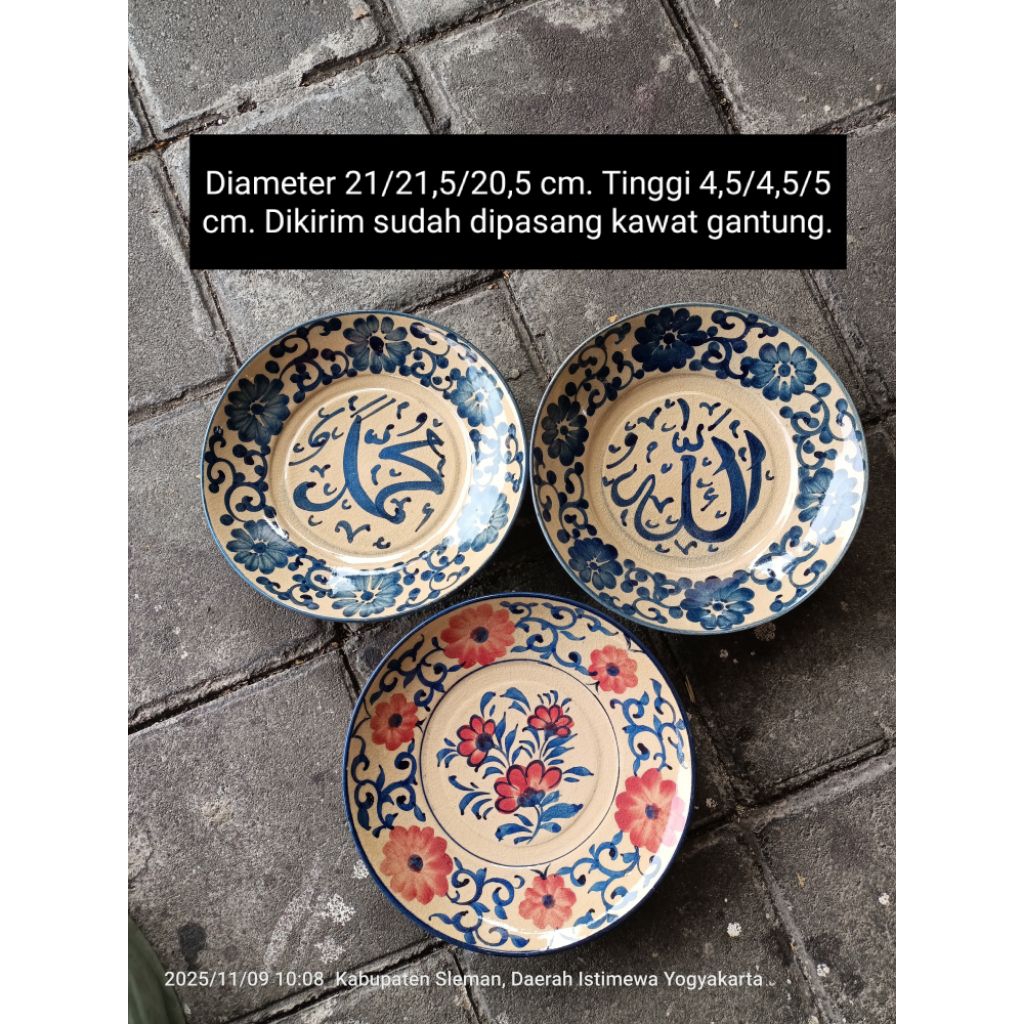 Diameter 20 cm an dan 21 cm an 3 buah piring keramik lukis kaligrafi Allah dan Muhammad biru putih d