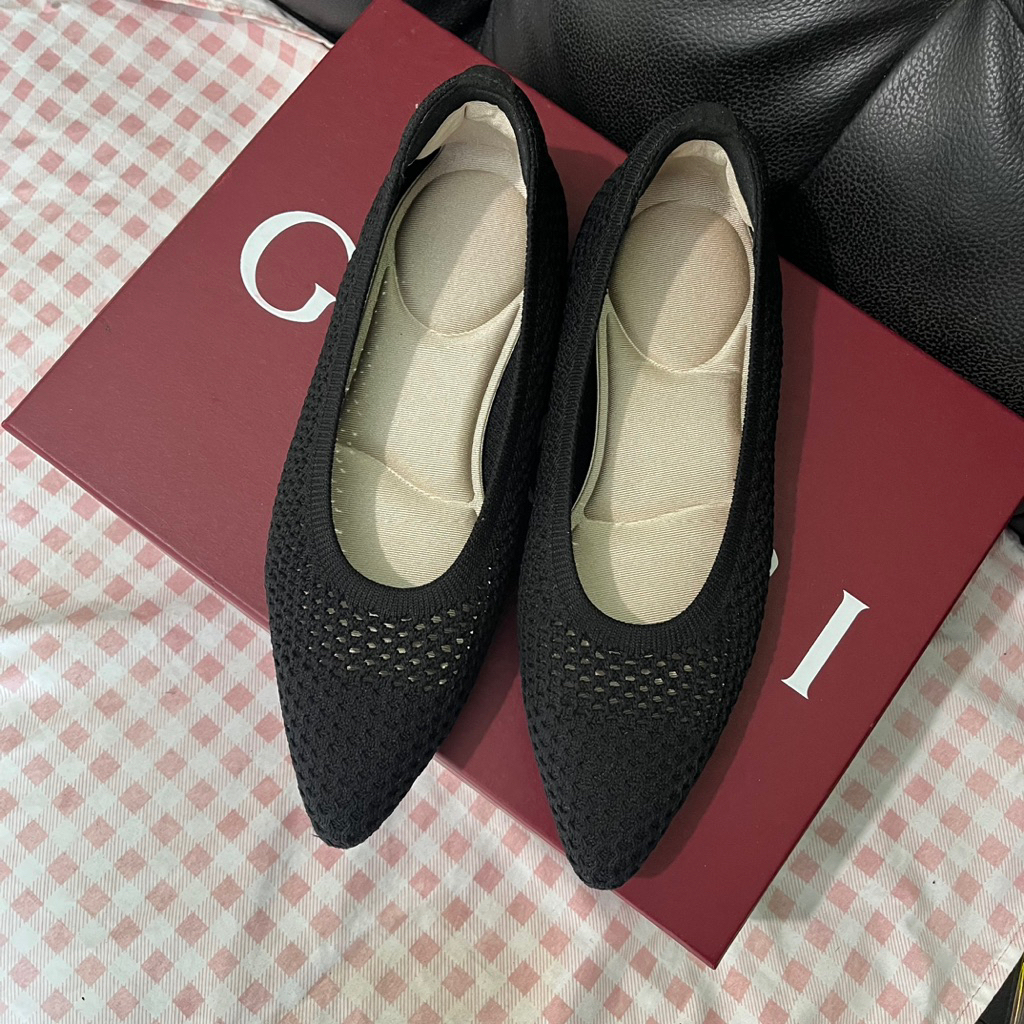 Vivaia aria flat shoes size 37