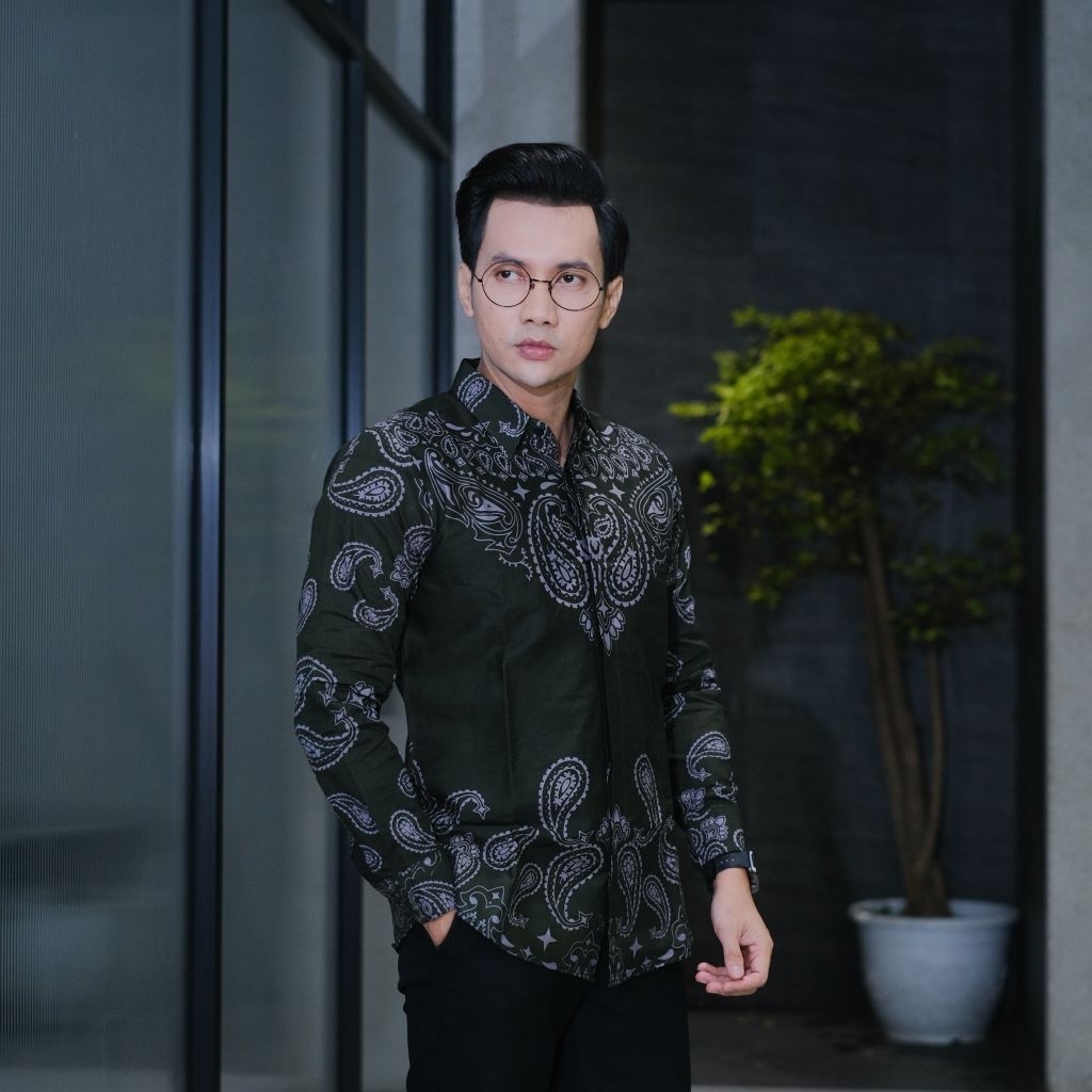 Hem batik pria slimfit motif LANANG PRAKASA HIJAU ARMY  kemeja batik pria lengan panjang pendek baha