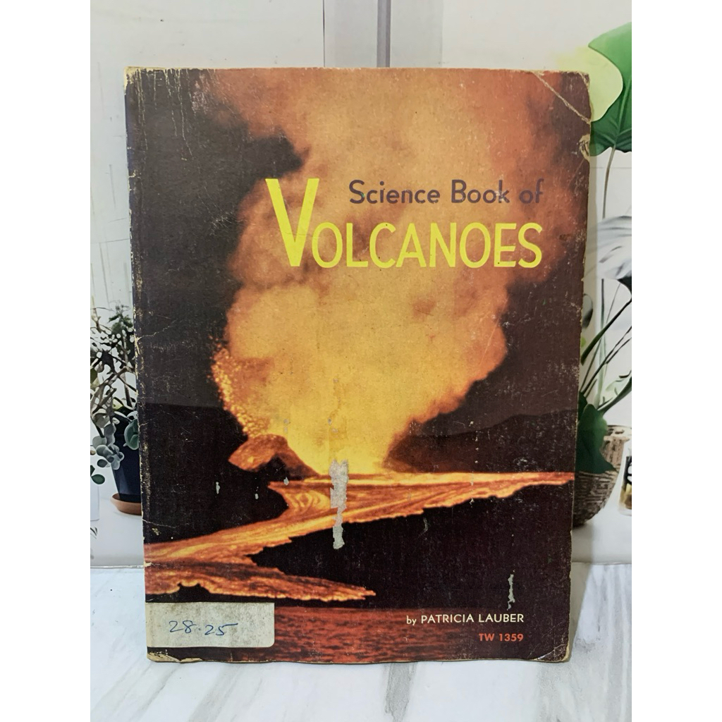 SCIENCE BOOK OF VOLCANOES