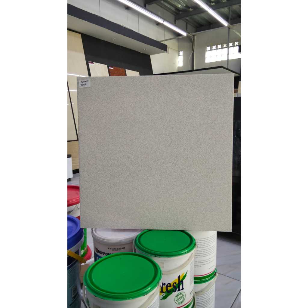 KERAMIK LANTAI GARASI / KRAMIK CARPORT/ KRAMIK TAMAN ARES 50X50 SANDER PUTIH TEKSTUR MATTE