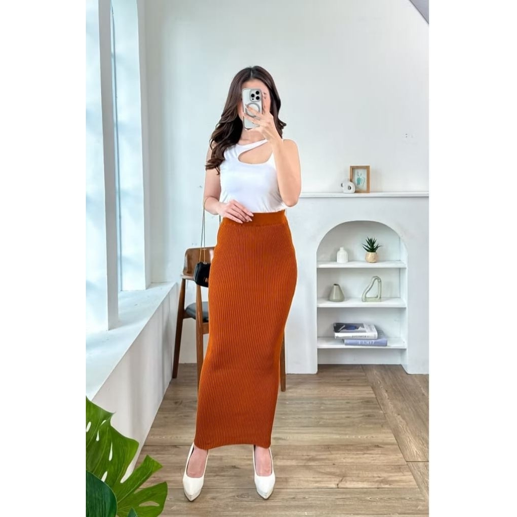 Rok korean style. Rok wanita kekinian. Rok wanita dewasa. Rok rajut dewasa