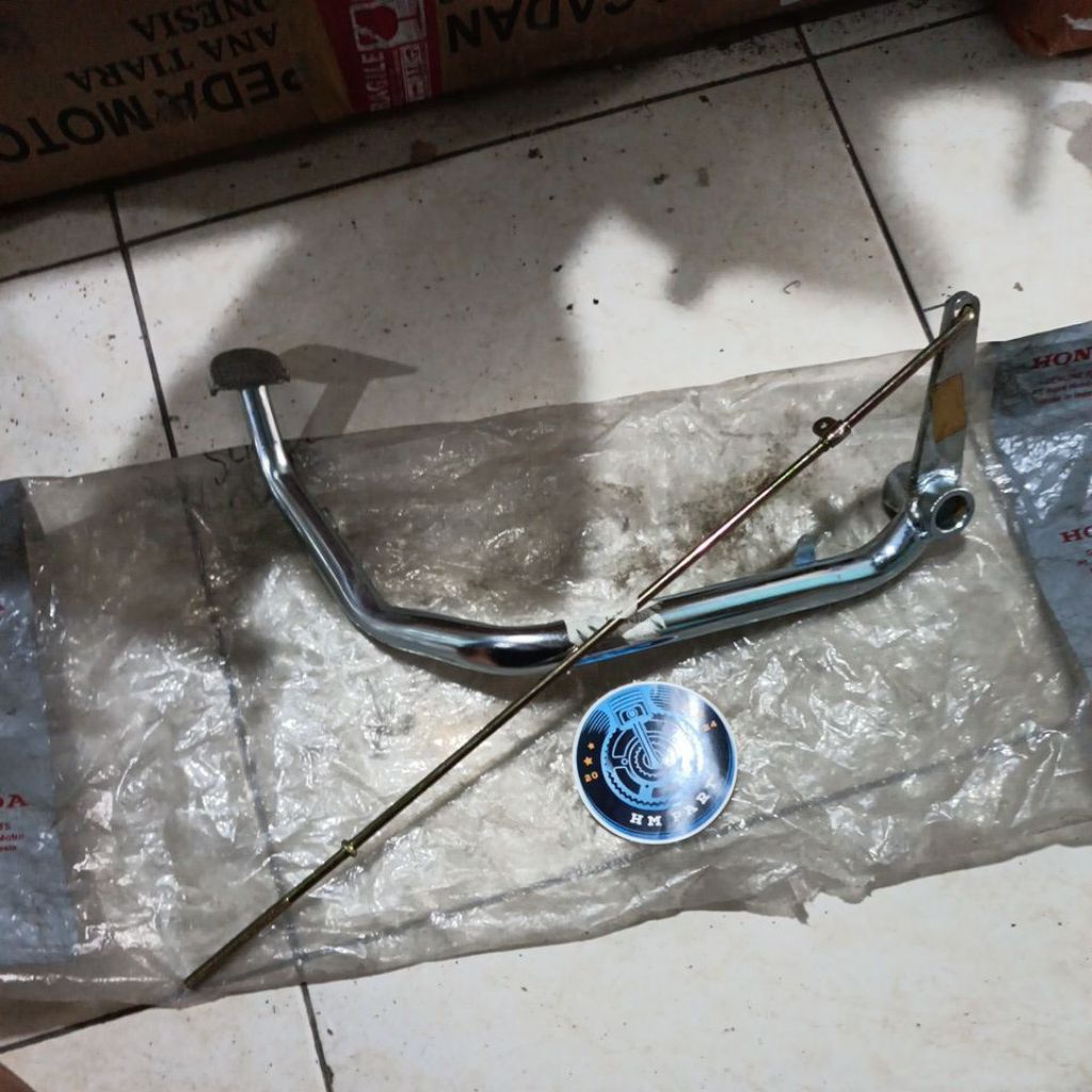 pedal rem belakang  Honda supra fit new Revo lama original AHM 4650A KTL 690