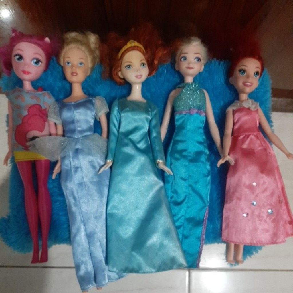 boneka barbie princess disney preloved