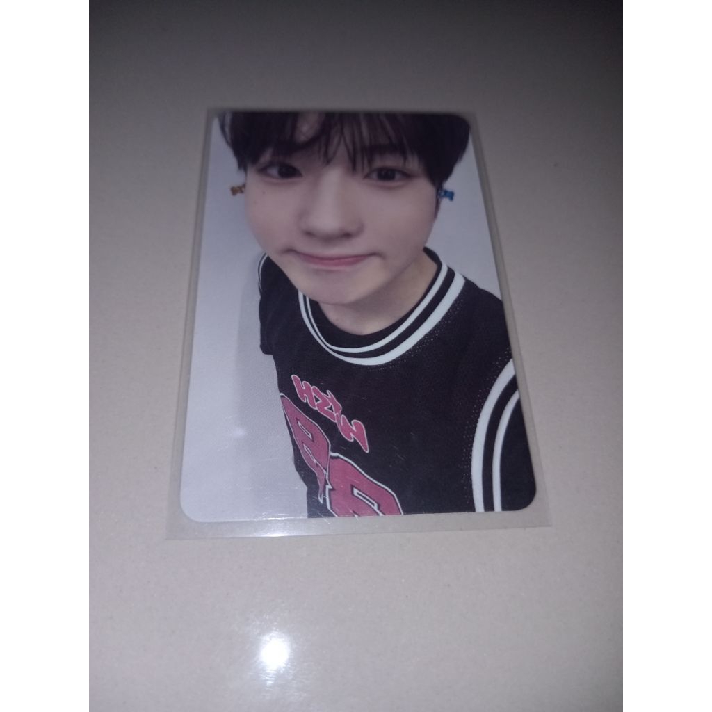 (baca desk) photocard sakuya, chenle dicon, ryo, mark selca sg23, mark square flap, jisung, mark fac