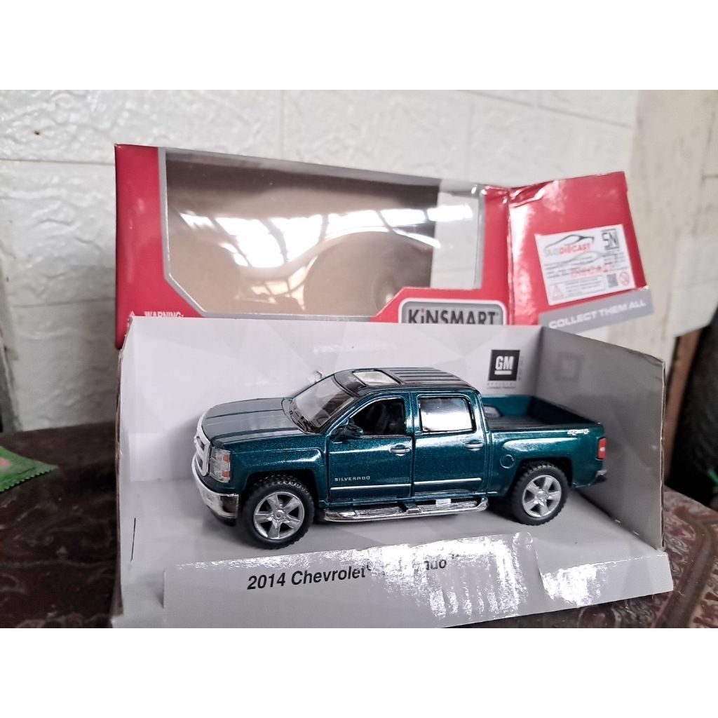 Diecast chevrolet silverado Double cab cabin pick up truck merk Kinsmart mini atur miniatur badan bo