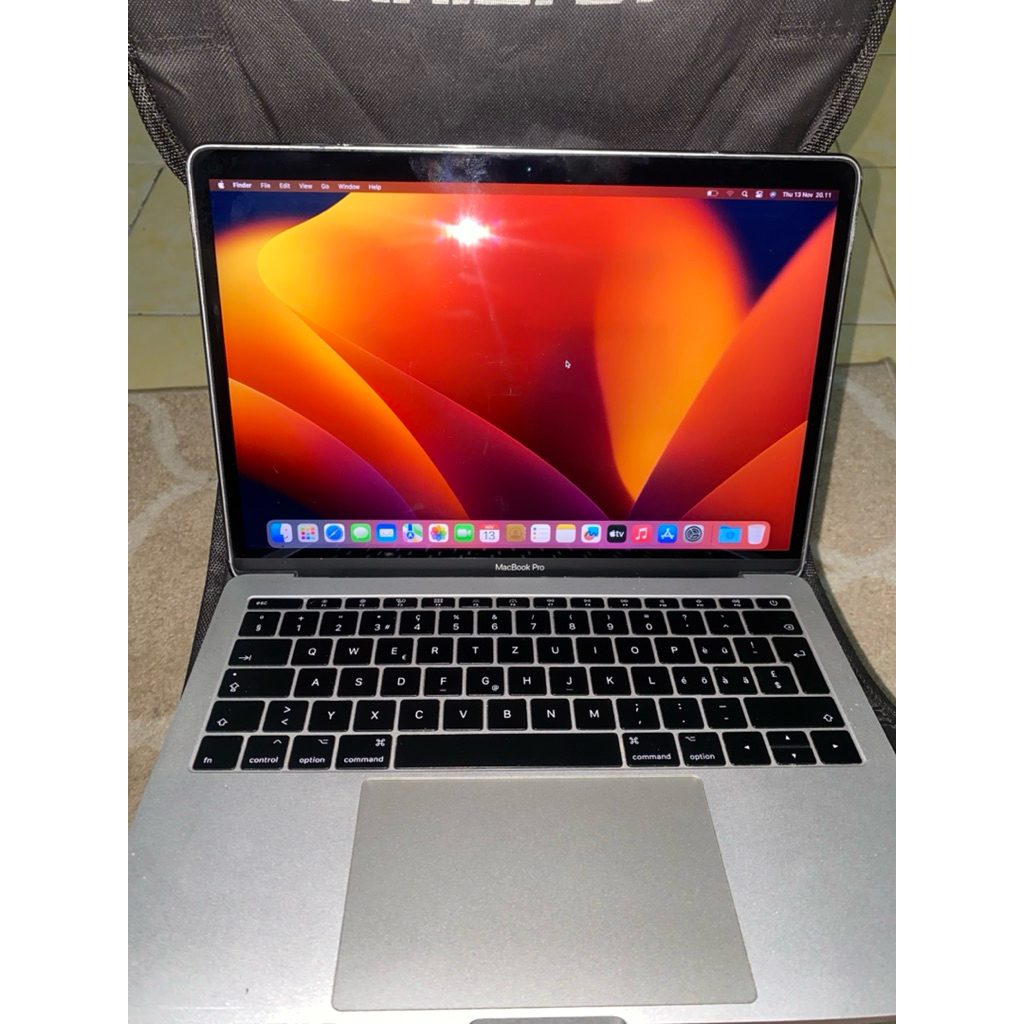 Macbook Pro 2017 13 inch Non Touchbar minus