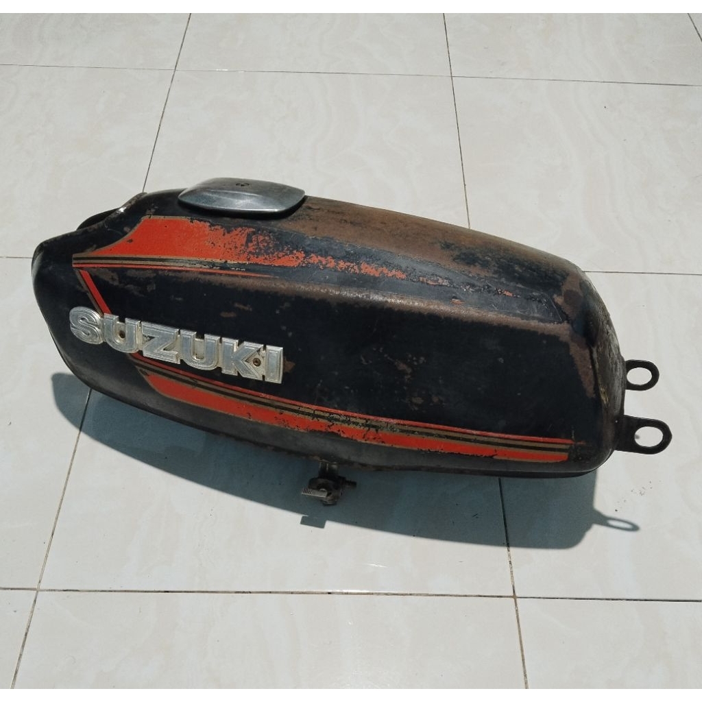 Tangki Suzuki A100 A 100 tahun tua Original bahan