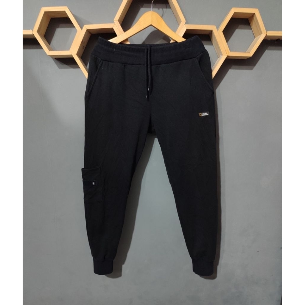 CELANA JOGGER NATGEO HITAM